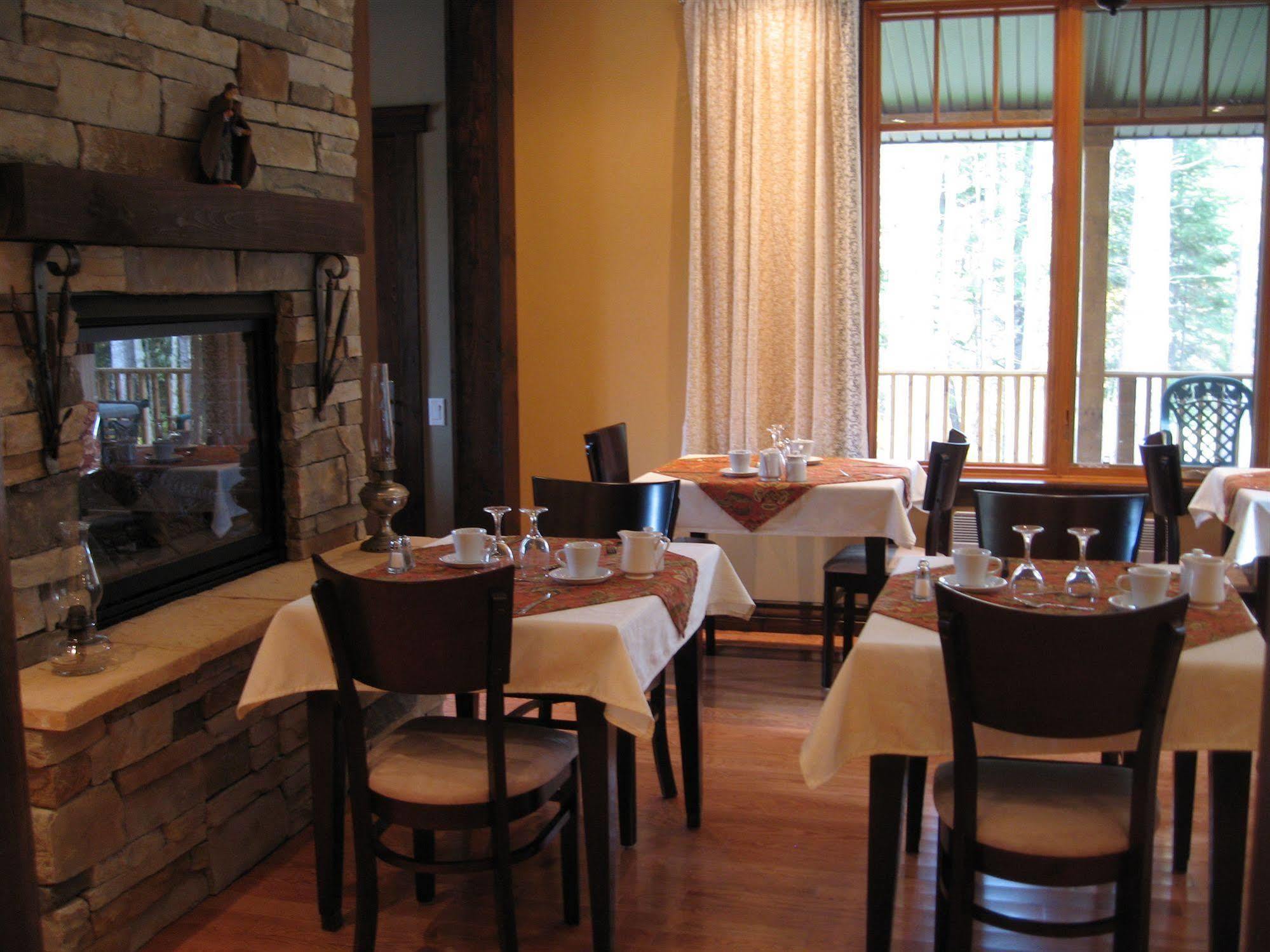 B&B Au Petit Marigot Mont-Tremblant Exterior photo