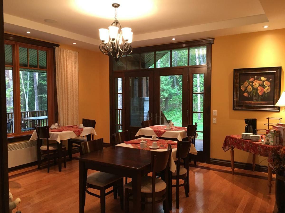 B&B Au Petit Marigot Mont-Tremblant Exterior photo