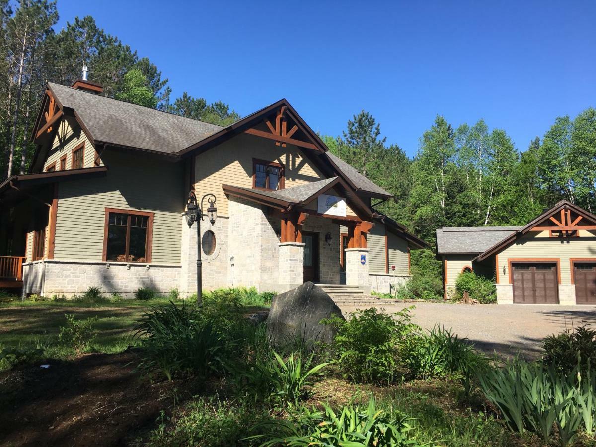 B&B Au Petit Marigot Mont-Tremblant Exterior photo